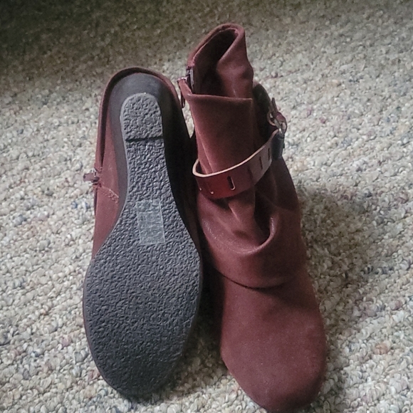 Booties - Picture 3 of 3